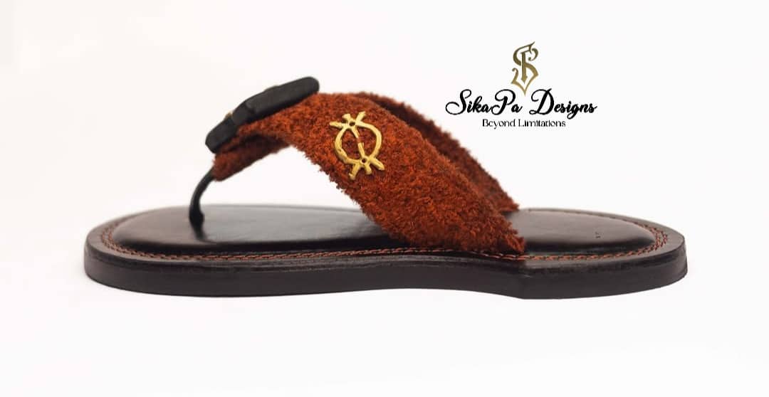 Throne Step Ahenema – Regal Sandals